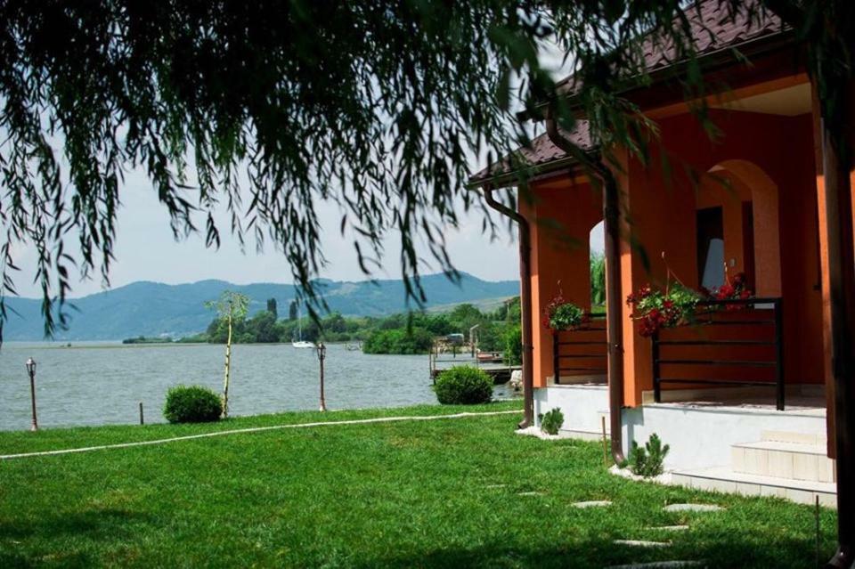 Pensiunea Sanella Liubcova Exterior foto